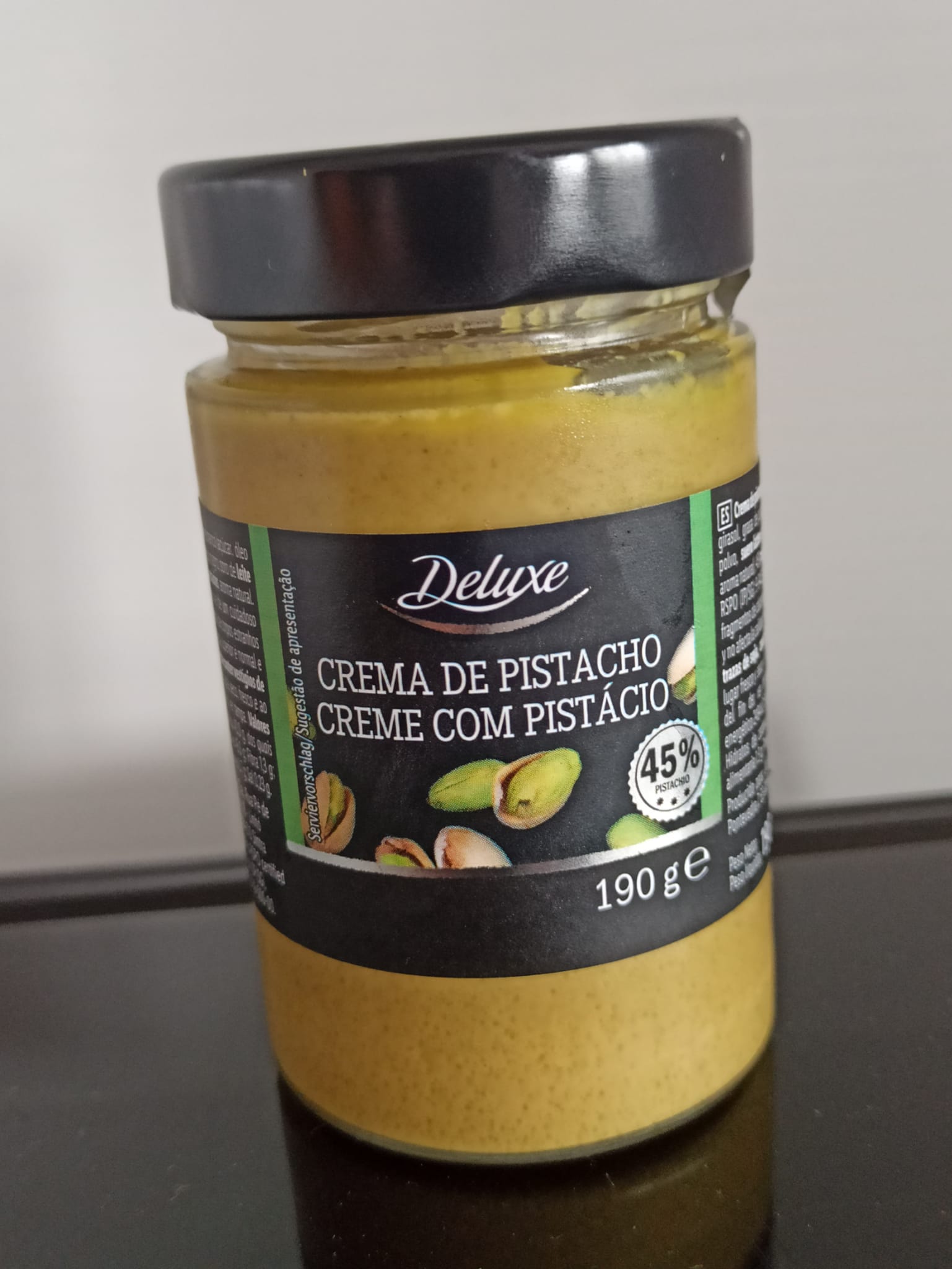 Frasco de crema de pistacho Deluxe de Lidl con un 45% de pistacho, ingrediente clave de esta receta
